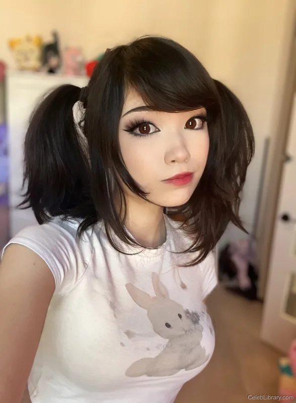 Emiru photo 14 of 4918