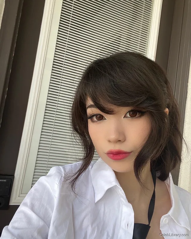 Emiru photo 18 of 4918