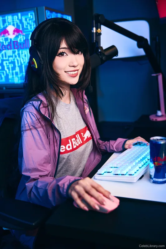 Emiru photo 20 of 4918