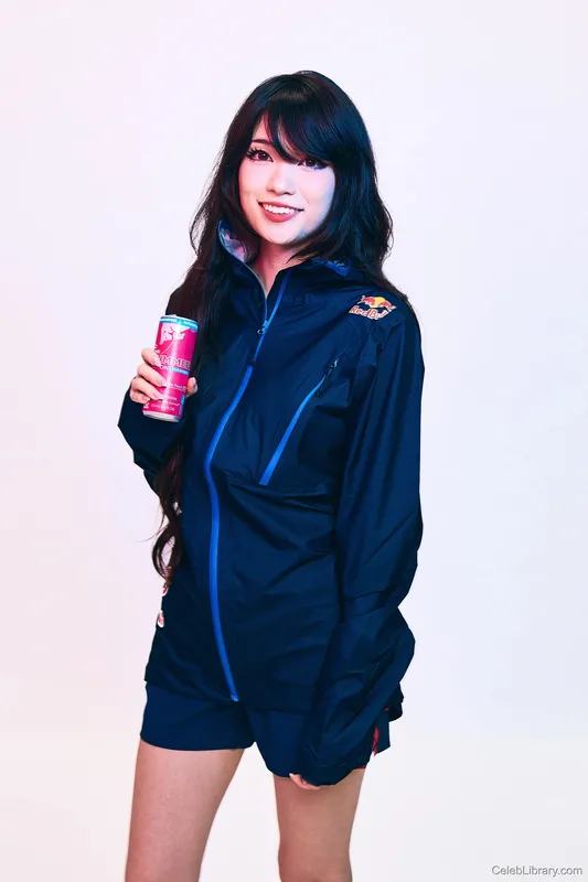 Emiru photo 6 of 4918