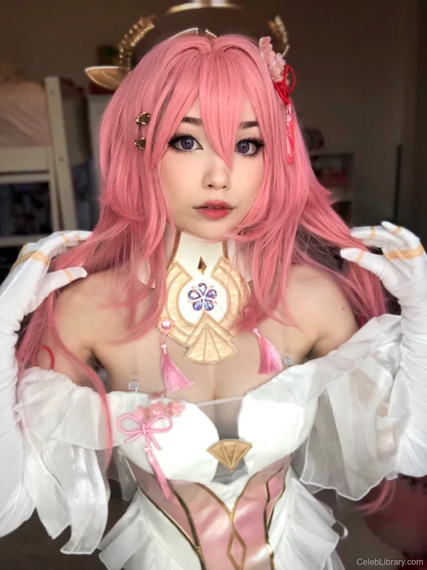 Emiru photo 2 of 4918