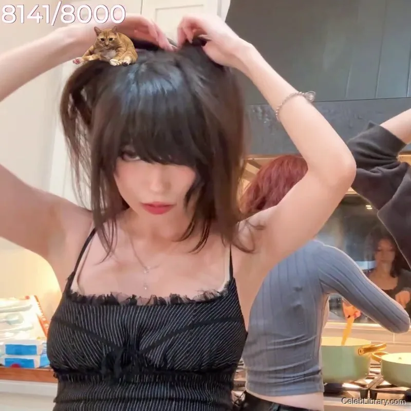Emiru photo 20 of 4918