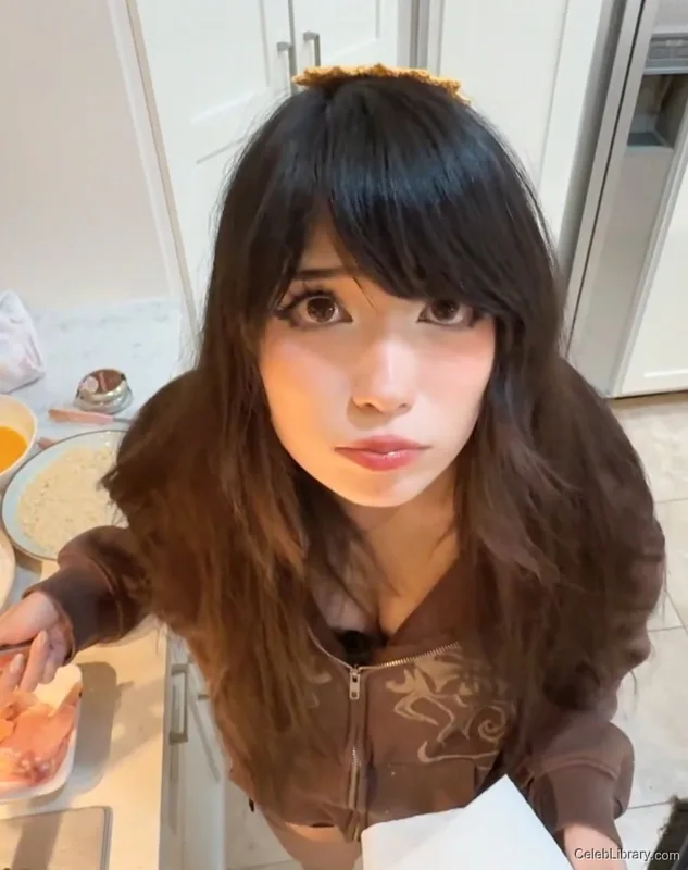 Emiru photo 21 of 4918