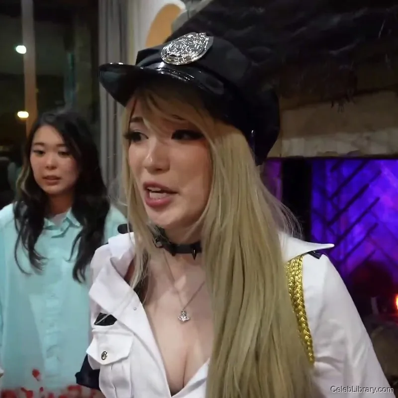 Emiru photo 5 of 4918