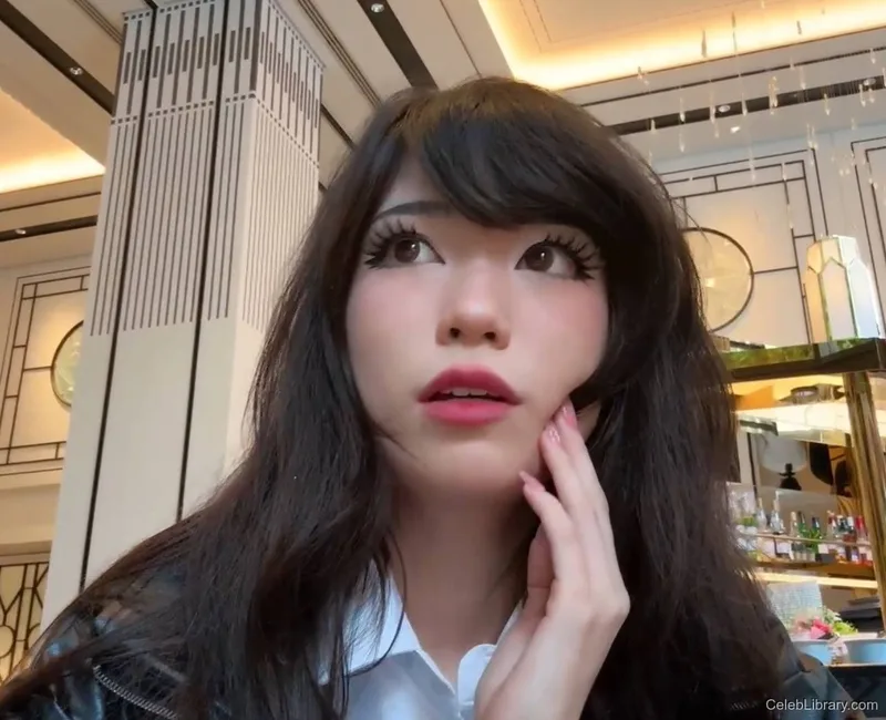 Emiru photo 15 of 4918