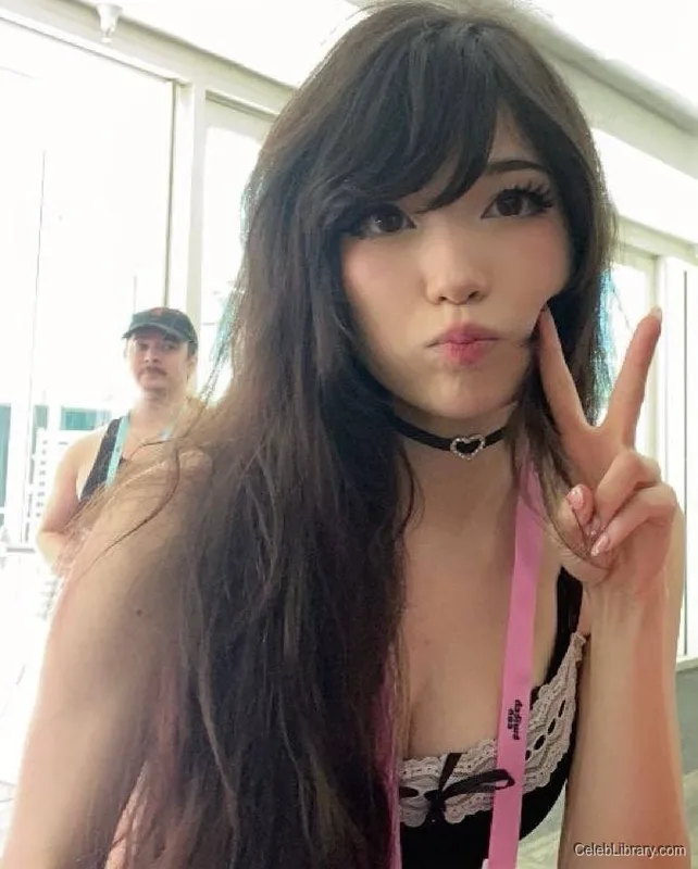 Emiru photo 8 of 4918