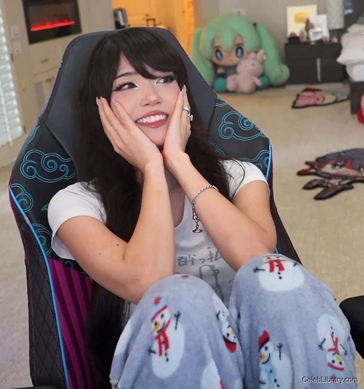 Emiru photo 24 of 4918