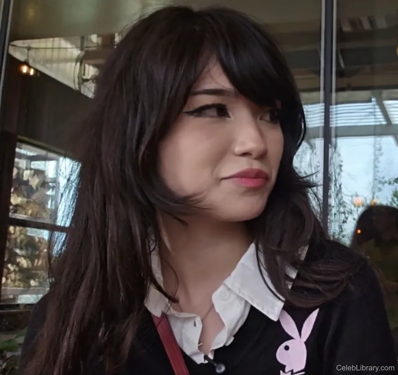 Emiru photo 9 of 4918