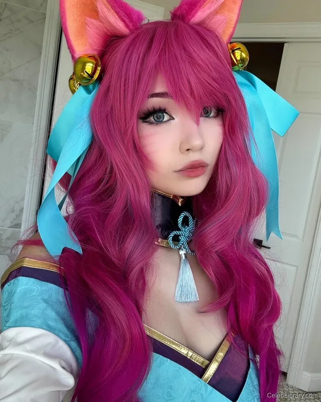 Emiru photo 12 of 4918