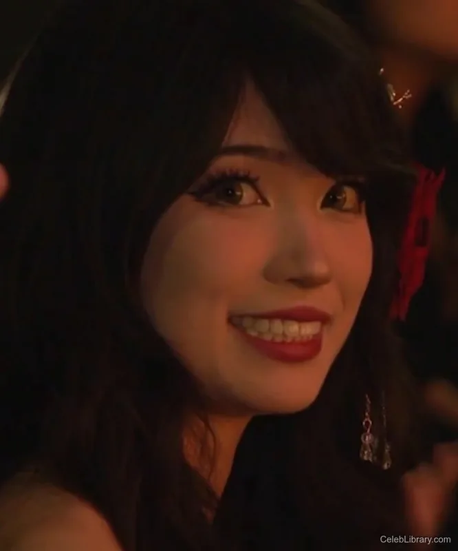 Emiru photo 16 of 4918