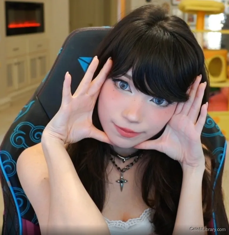 Emiru photo 21 of 4918