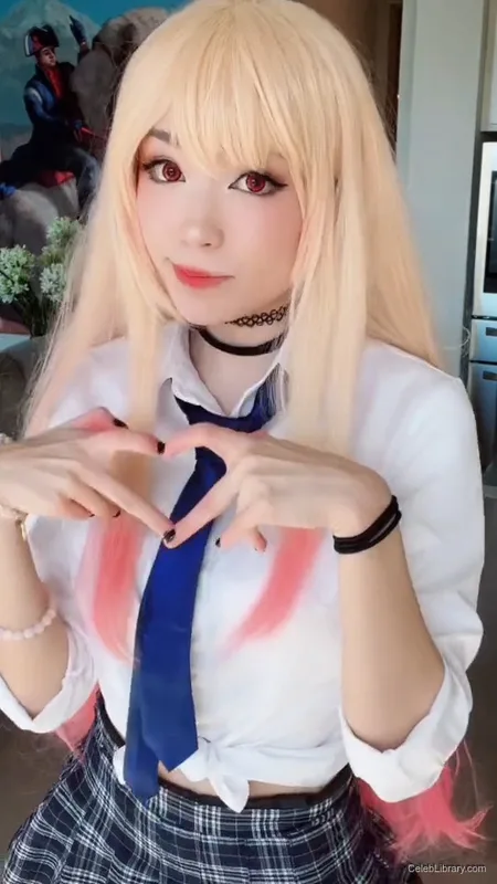 Emiru photo 1 of 4918