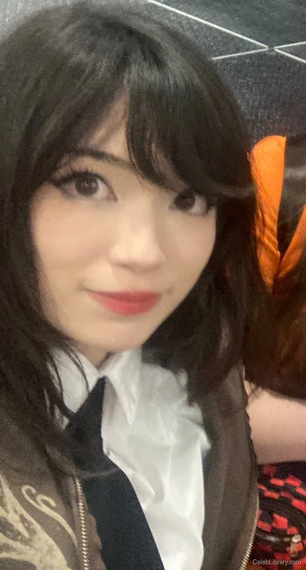 Emiru photo 6 of 4918