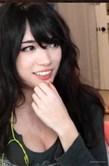 Emiru photo 6 of 4918