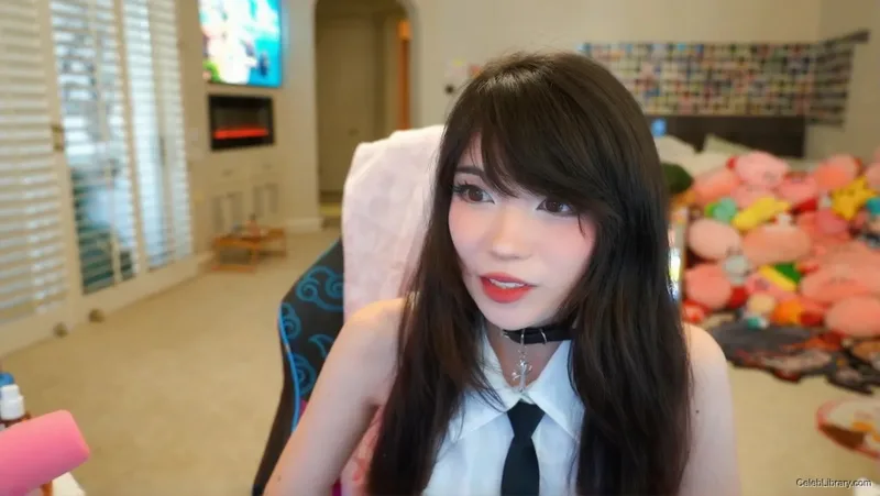 Emiru photo 23 of 4918