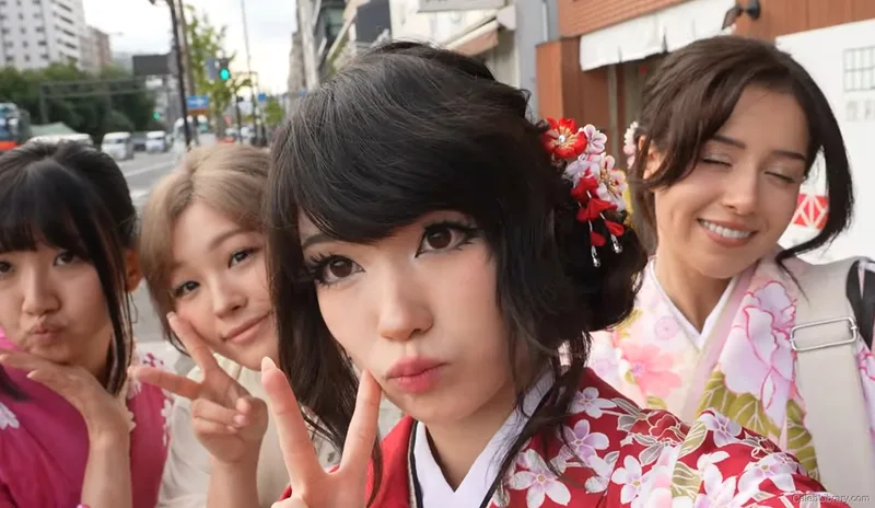 Emiru photo 6 of 4918