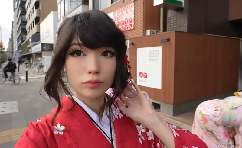 Emiru photo 7 of 4918