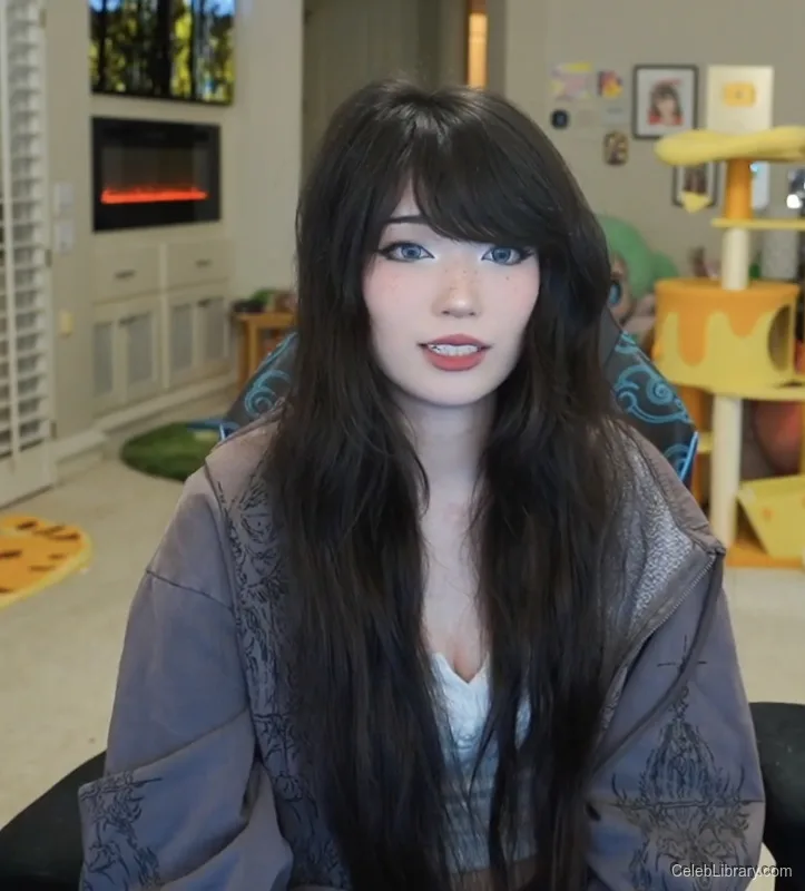 Emiru photo 1 of 4918