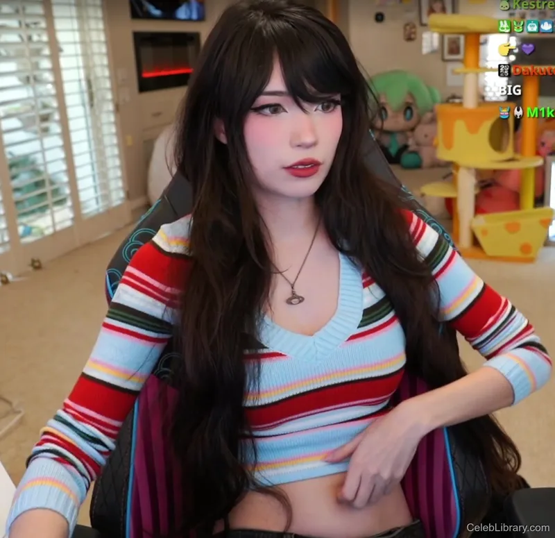Emiru photo 18 of 4918
