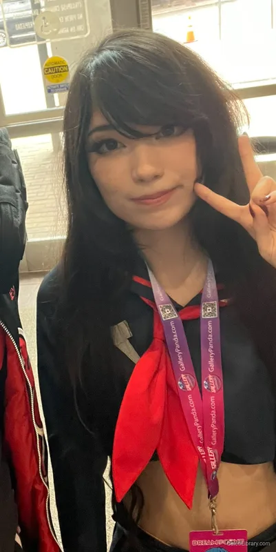Emiru photo 19 of 4918