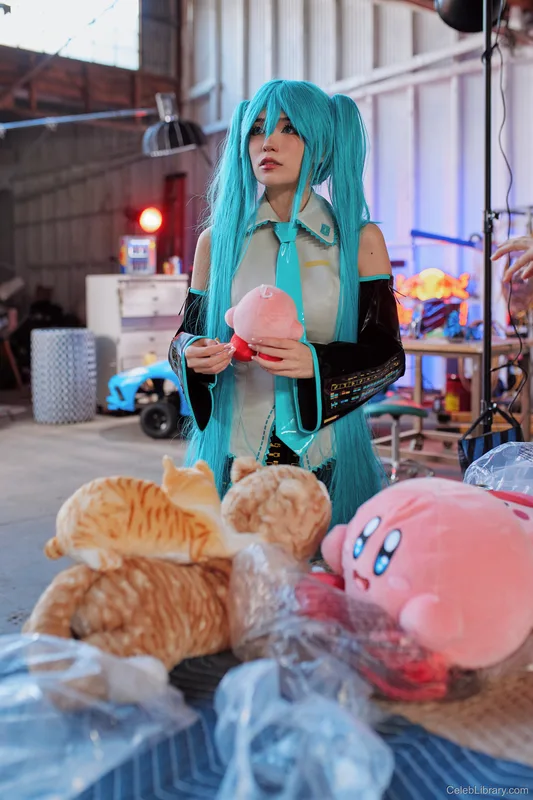 Emiru photo 3 of 4918