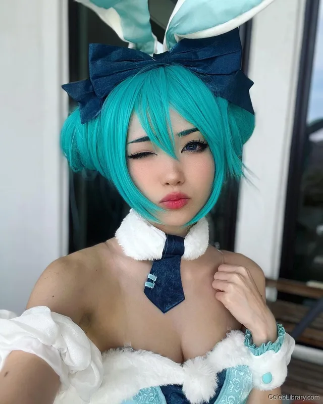 Emiru photo 8 of 4918