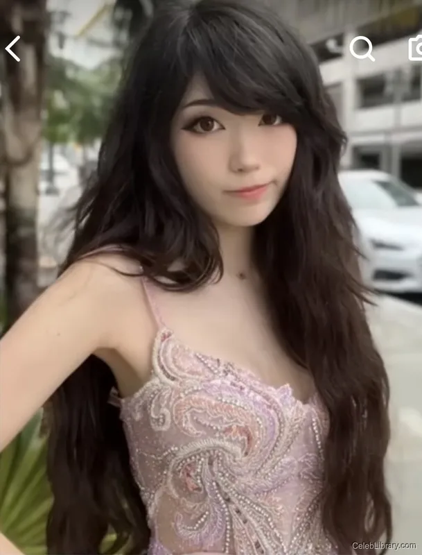 Emiru photo 10 of 4918