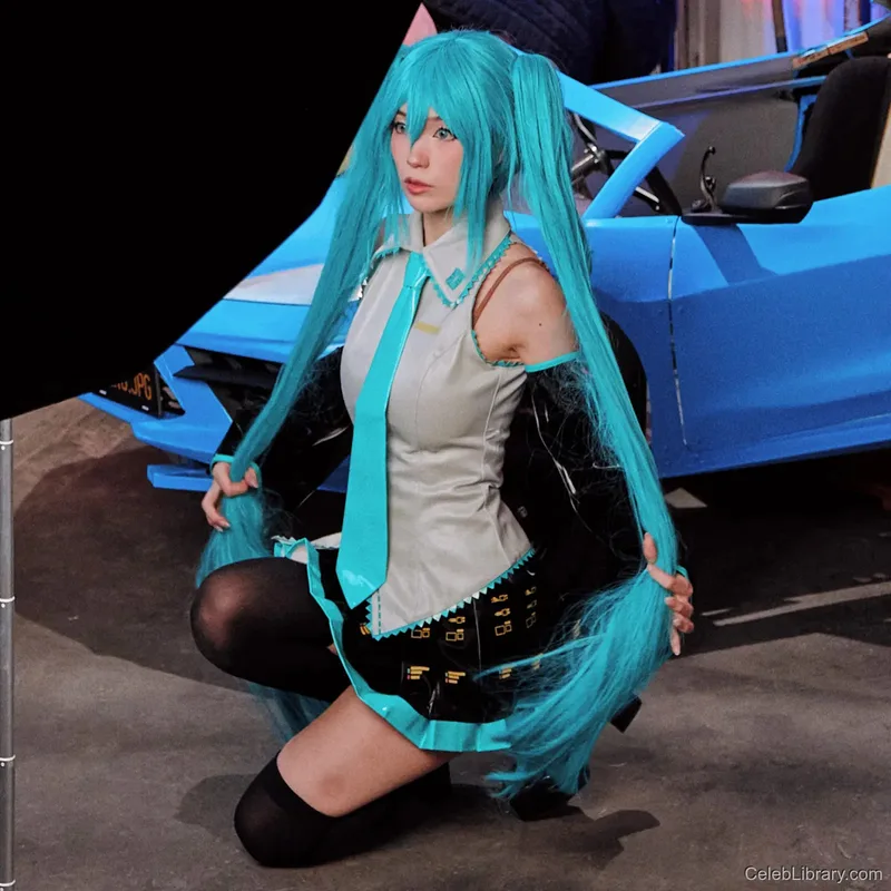 Emiru photo 2 of 4918