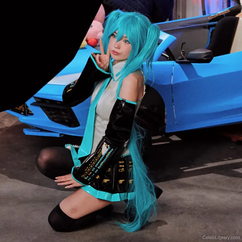 Emiru photo 3 of 4918