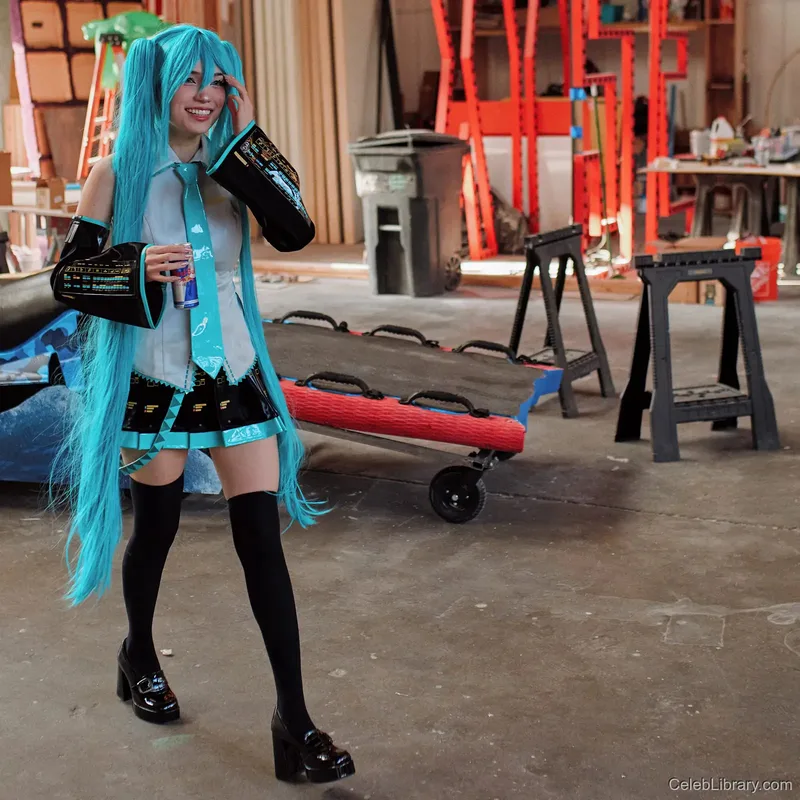 Emiru photo 4 of 4918
