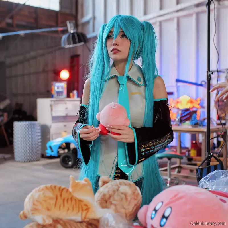 Emiru photo 5 of 4918