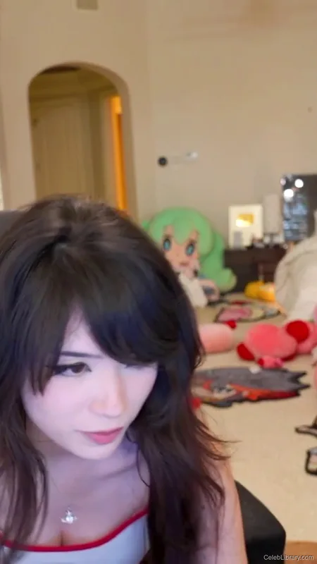 Emiru photo 22 of 4918