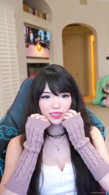 Emiru photo 24 of 4918