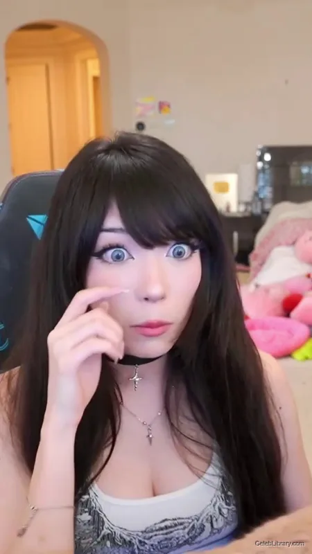 Emiru photo 1 of 4918