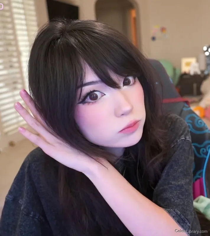 Emiru photo 3 of 4918
