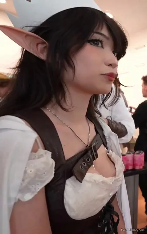 Emiru photo 11 of 4918