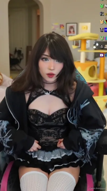 Emiru photo 23 of 4918