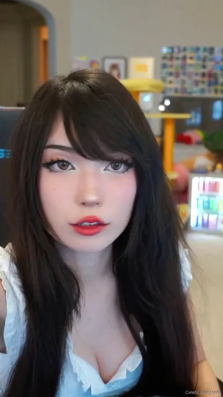 Emiru photo 23 of 4918