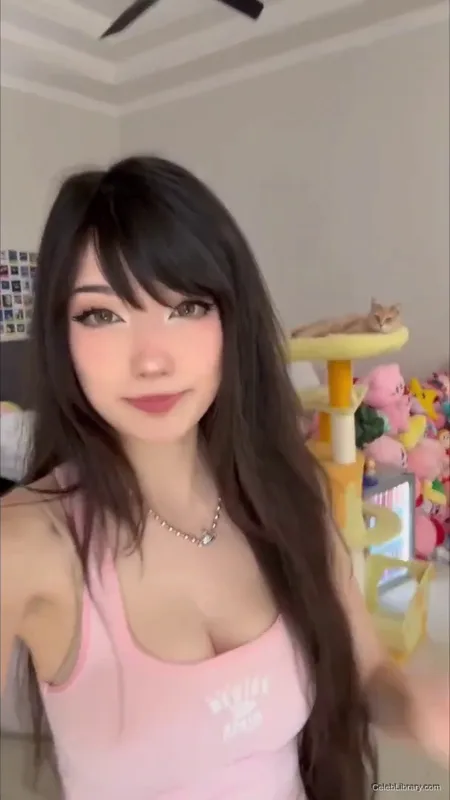 Emiru photo 3 of 4918