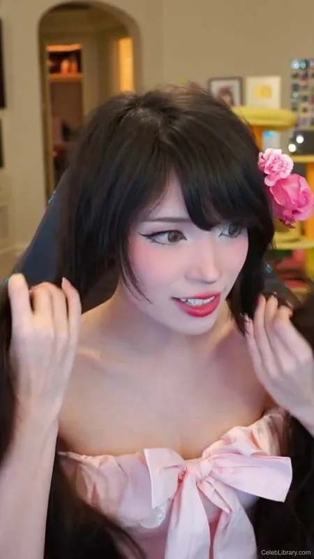 Emiru photo 15 of 4918