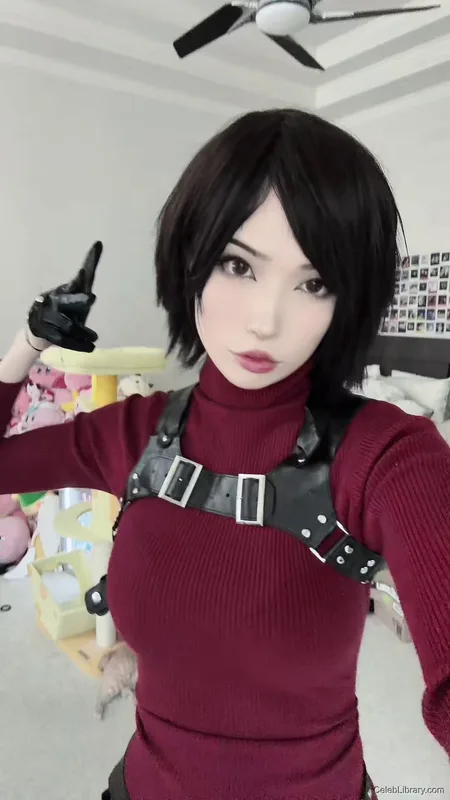 Emiru photo 13 of 4918