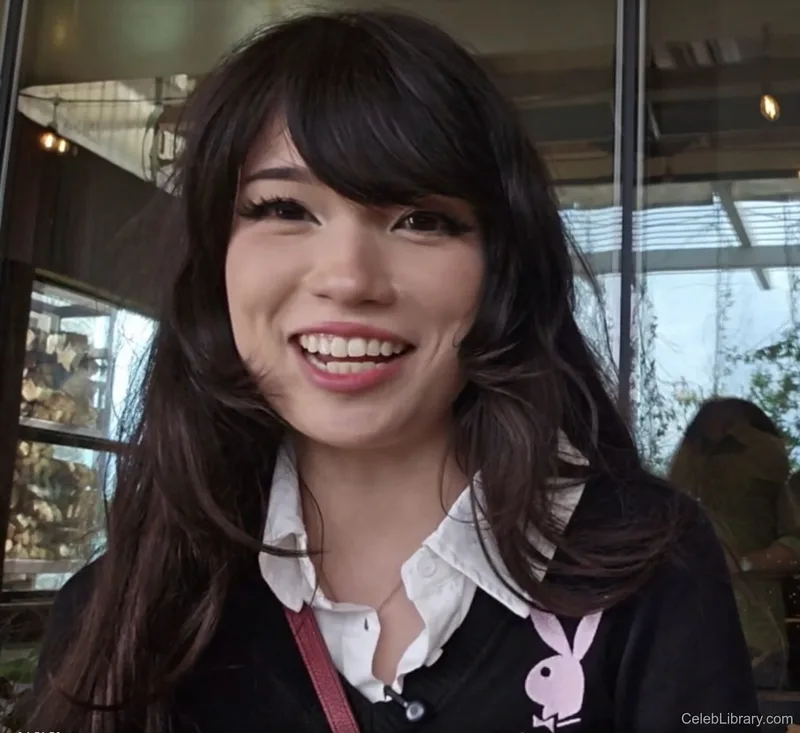 Emiru photo 9 of 4918
