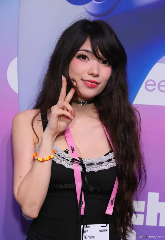 Emiru photo 17 of 4918