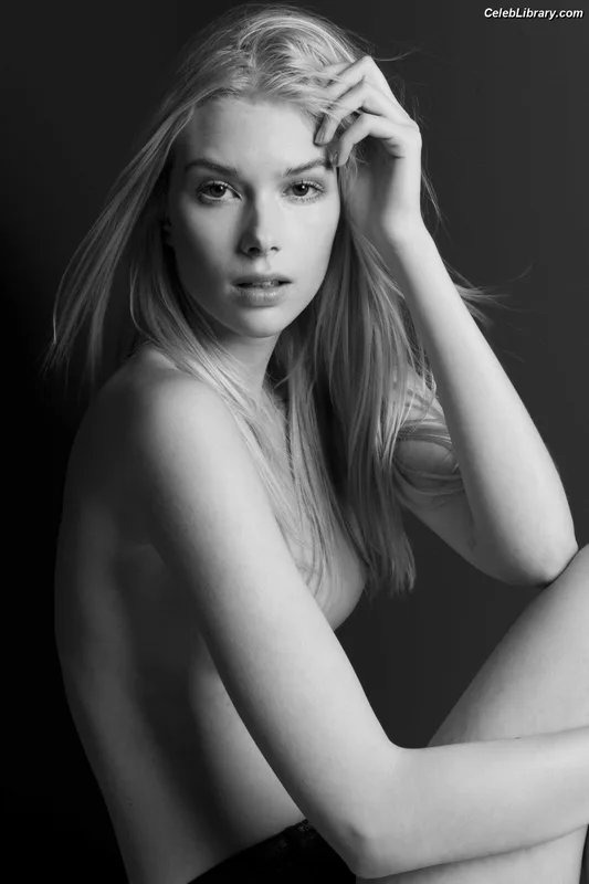 Emma Ishta photo 18 of 22