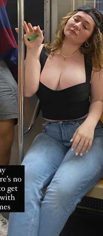 Emma Kenney photo 24 of 415
