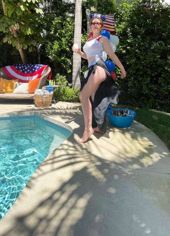 Emma Kenney photo 24 of 415