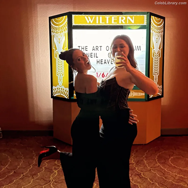 Emma Kenney photo 9 of 415