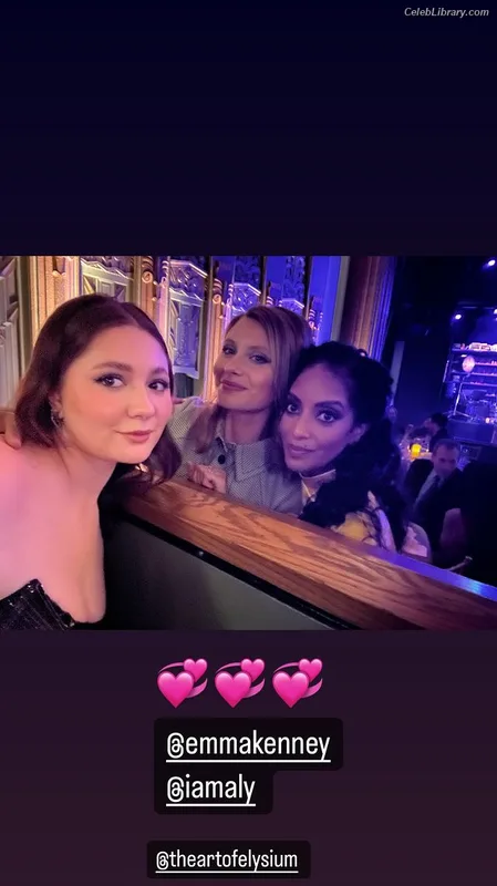 Emma Kenney photo 10 of 415