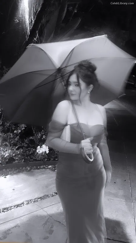 Emma Kenney photo 17 of 415