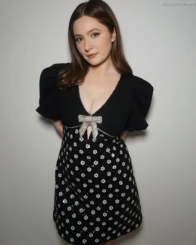 Emma Kenney photo 23 of 415